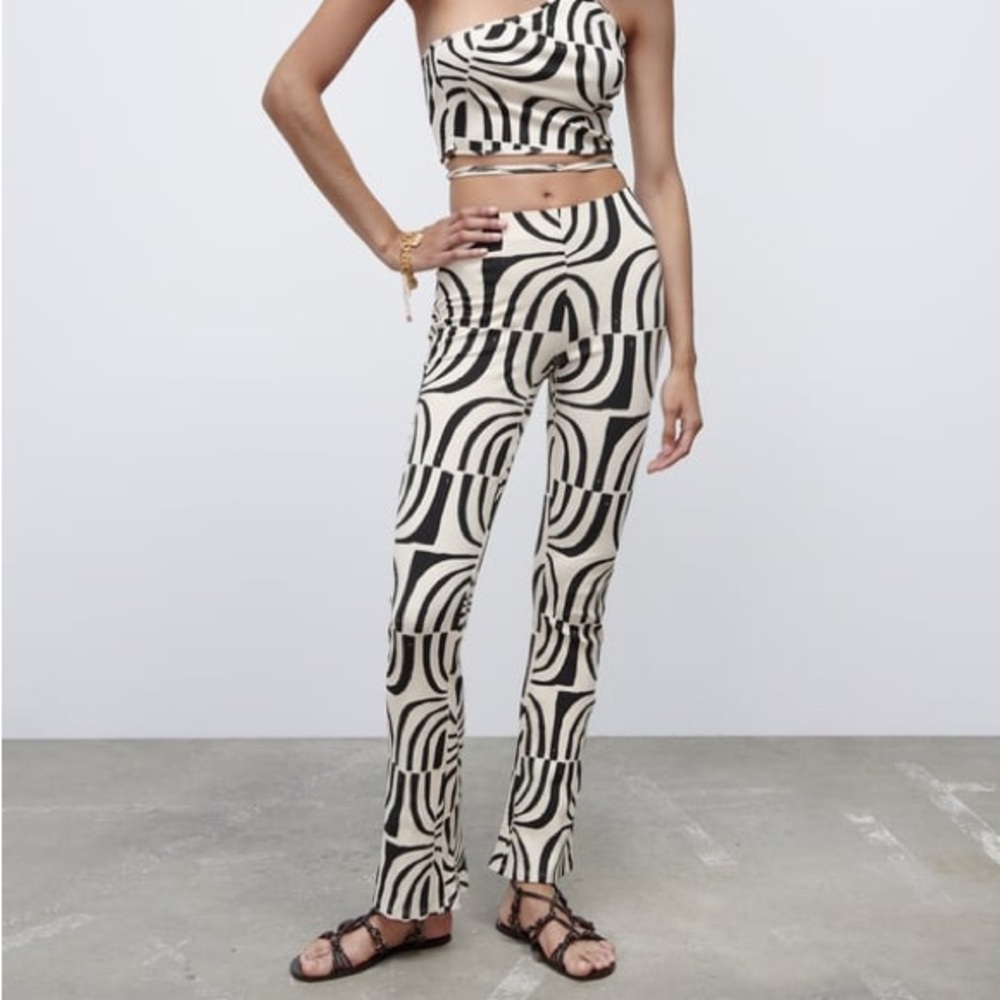 Zara Knit Jacquard Ribbed
Patterned Cream & Black Pants